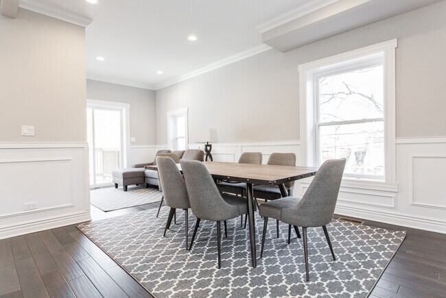 Building Photo - 6444 N Algonquin Ave