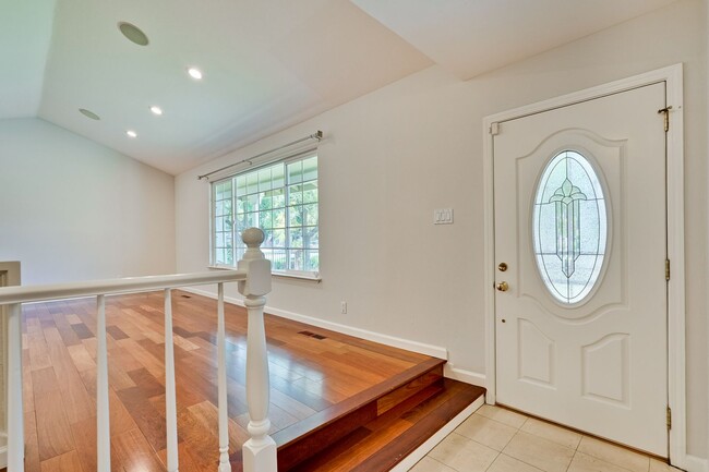 Foto del edificio - Spacious 4-Bed Almaden Valley Home with Bo...
