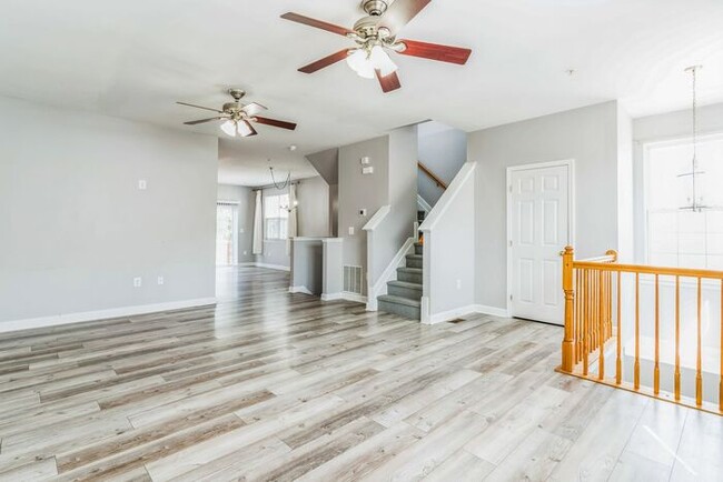 Building Photo - 48386 Sunburst Dr