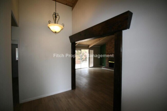 Building Photo - 1162 W McKinley Ave