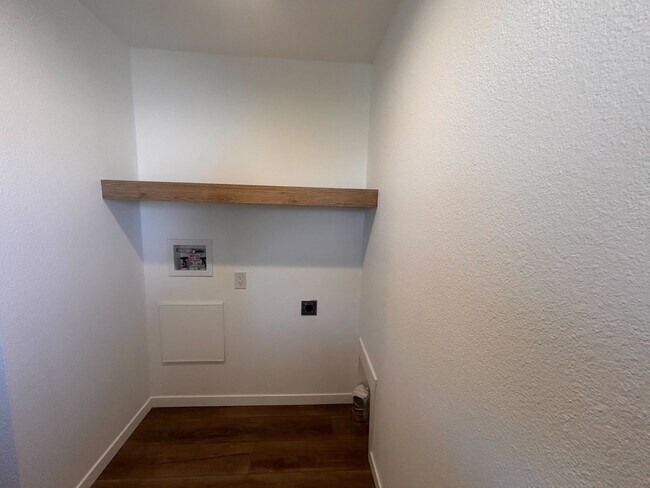 Foto del edificio - 2627 S Lamb Blvd