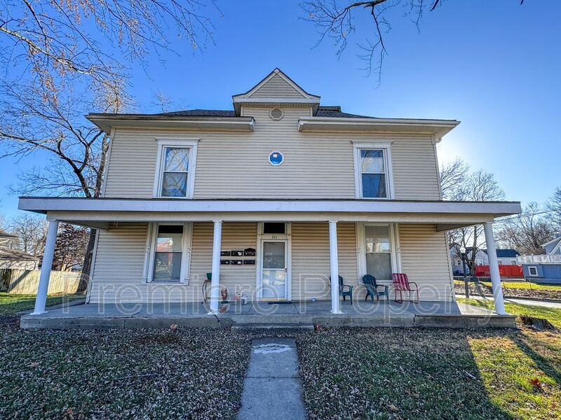311 E Arthur St Unit 2, Liberty, MO 64068 Condo for Rent in Liberty