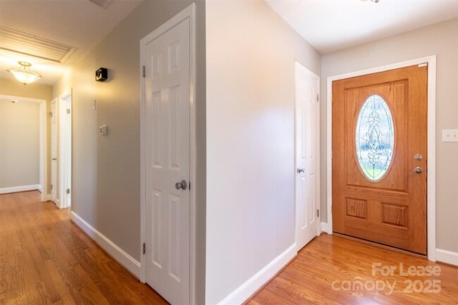 Foto del edificio - 6618 Castlegate Dr