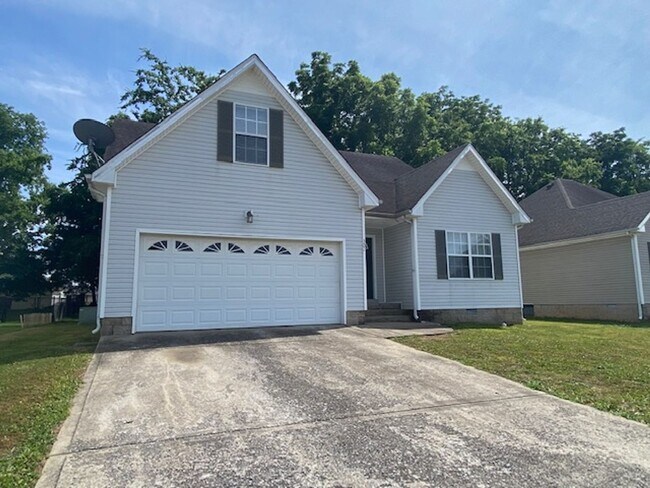 Building Photo - Welcome to Clarksville!