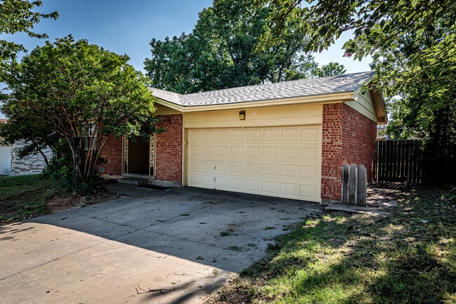 Building Photo - 412 NW 69th St