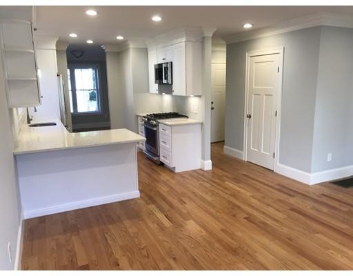 Building Photo - 142 Massasoit St