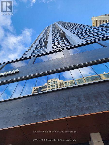 Photo du bâtiment - 395-5395 Bloor St E