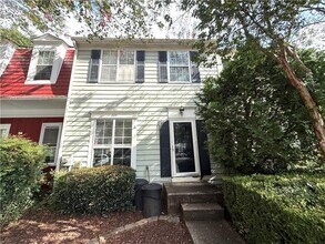 Building Photo - 805 Wedgewood Way
