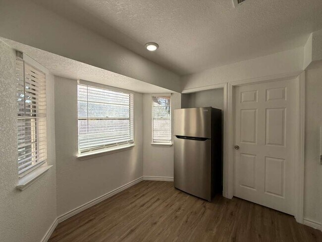 Foto del edificio - 4510 Briargrove St