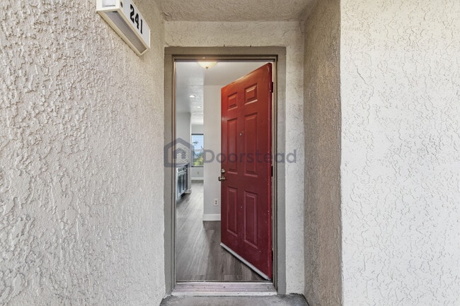 Foto del edificio - 675 Newbury Ln