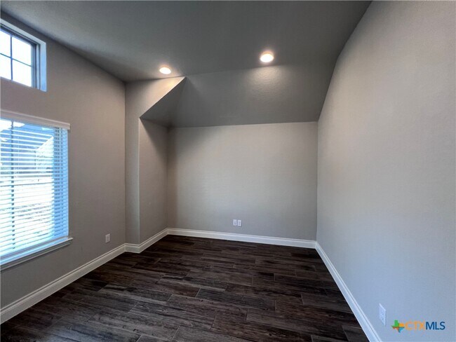 Foto del edificio - 535 Orchard Way