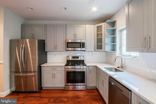 Foto del edificio - 2340 Greenwich St