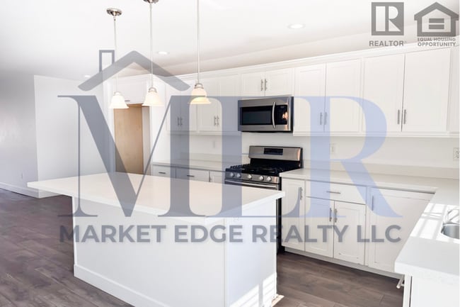 5Bed/3Bath Home University/McClintock! $399 MOVE-IN SPECIAL! Ready for Immediate Move-In! - 5Bed/3Bath Home University/McClintock! $399 MOVE-IN SPECIAL! Ready for Immediate Move-In!