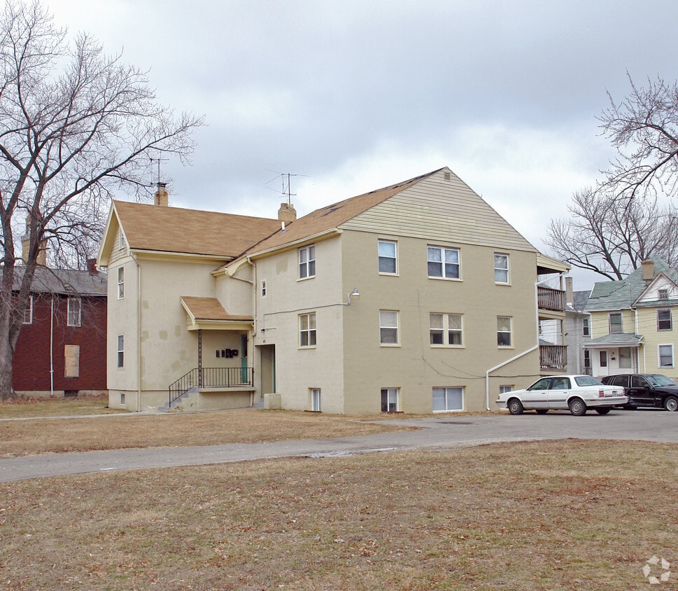 Primary Photo - 49 Burkhardt Ave