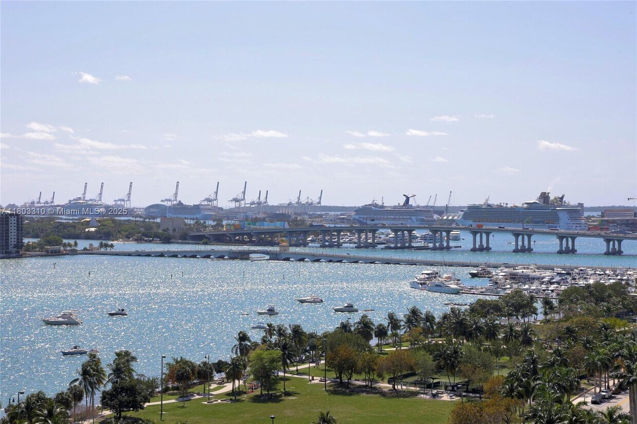 Foto principal - 2020 N Bayshore Dr