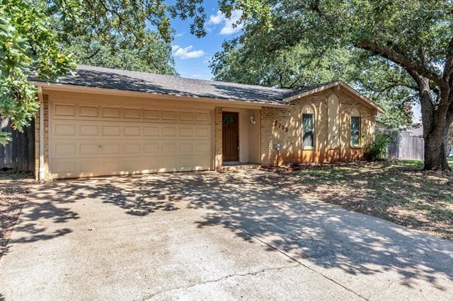 Primary Photo - 2713 Scenic Hills Dr