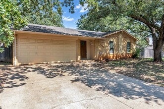 Building Photo - 2713 Scenic Hills Dr