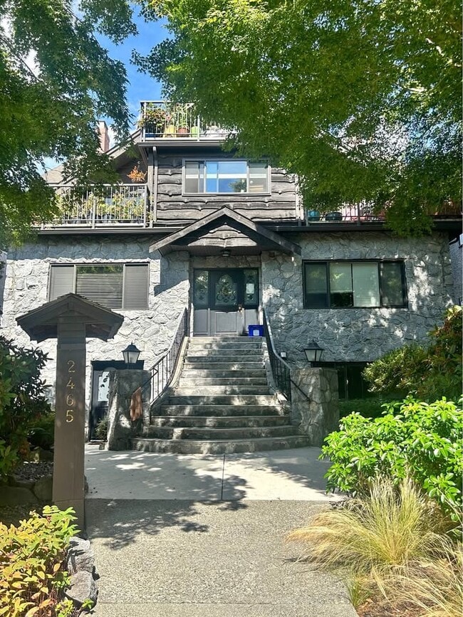 Building Photo - 2465 W 5th Ave