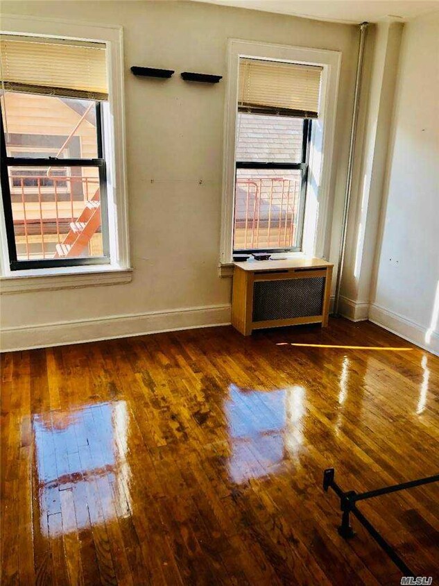 Building Photo - 46-06 Bowne St