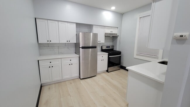 Building Photo - 58 62nd St