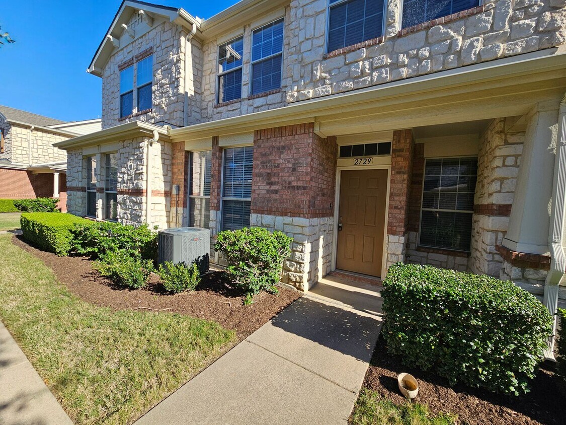Primary Photo - Welcome Home to this modern and stylish 3-...