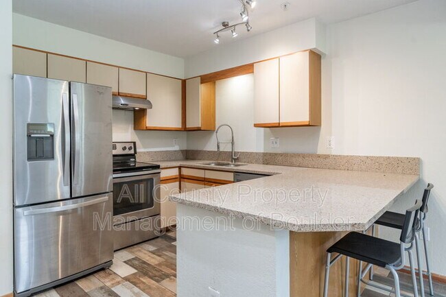 Building Photo - 5520 Stonewall Pl