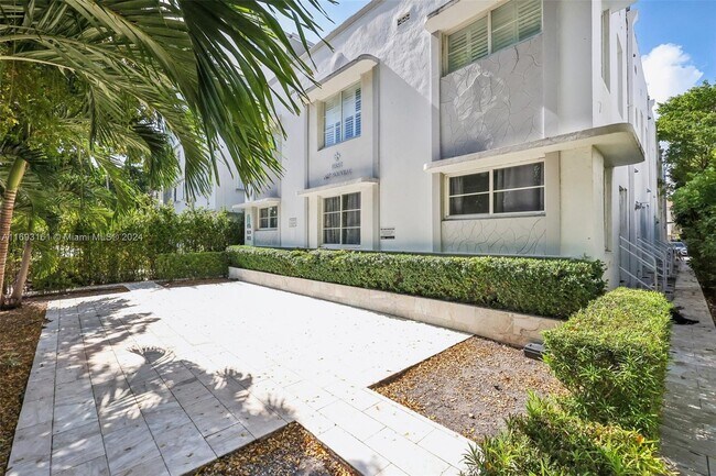 Building Photo - 922 Jefferson Ave