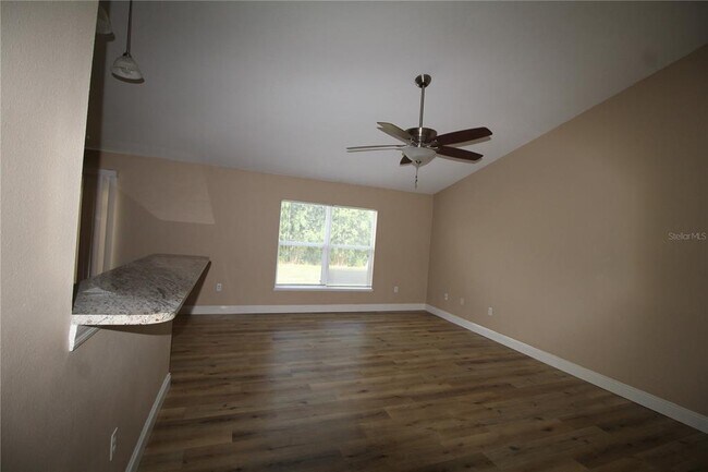 Foto del edificio - 5492 Douglas Rd