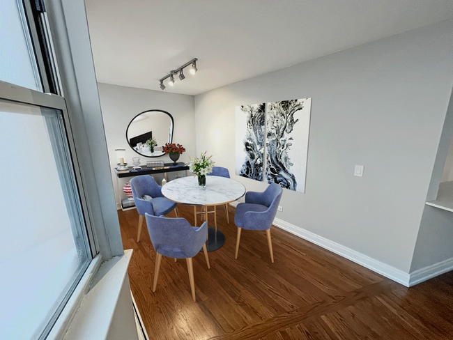 Foto del edificio - Sheridan Lake - 6401 N Sheridan Rd