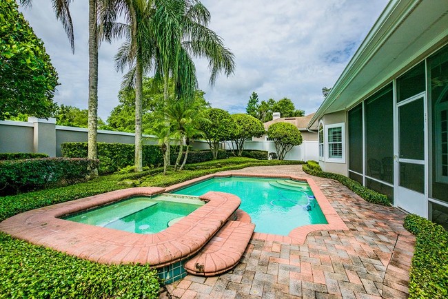 Foto del edificio - 1240 Park Pointe Ln