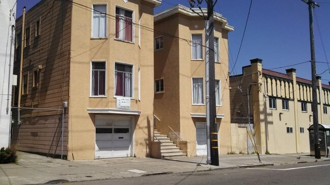 Building Photo - 514 Visitacion Ave