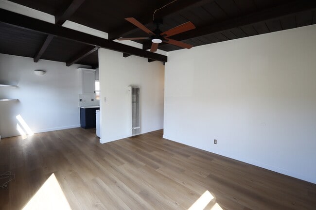 Building Photo - 429 28th St