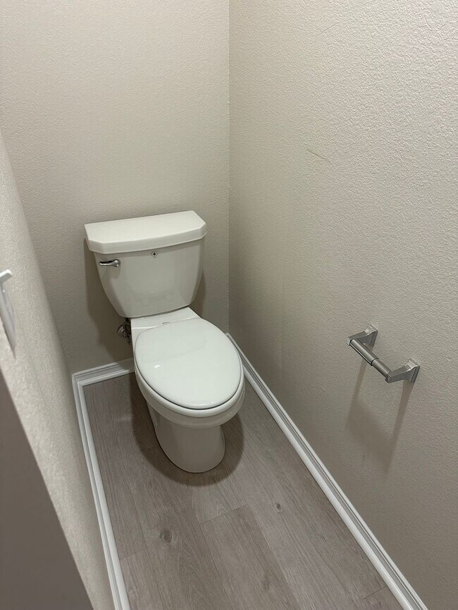Foto del edificio - *48 Hour Look & Lease Bonus!* Brand New  Three Bedroom | Two Bathroom Home in Valley View