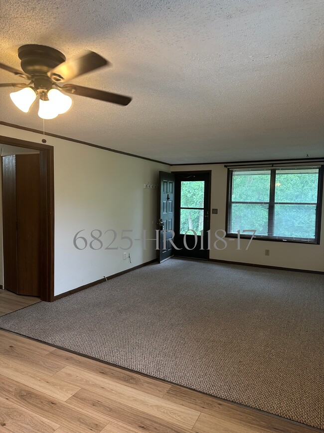 Building Photo - 1736 Sunapple Way