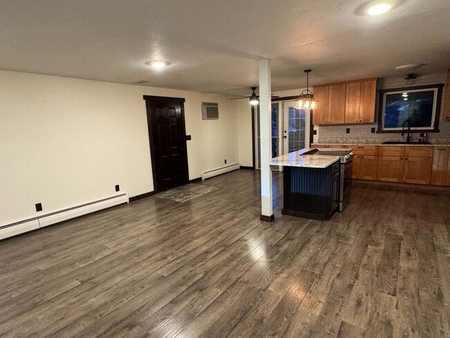 Building Photo - 1460 Marjorie St