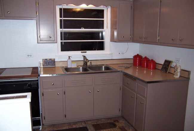 Cocina - 125 S Adams St
