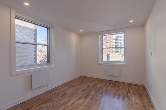 Building Photo - 5530 Ch De La Côte-Saint-Luc