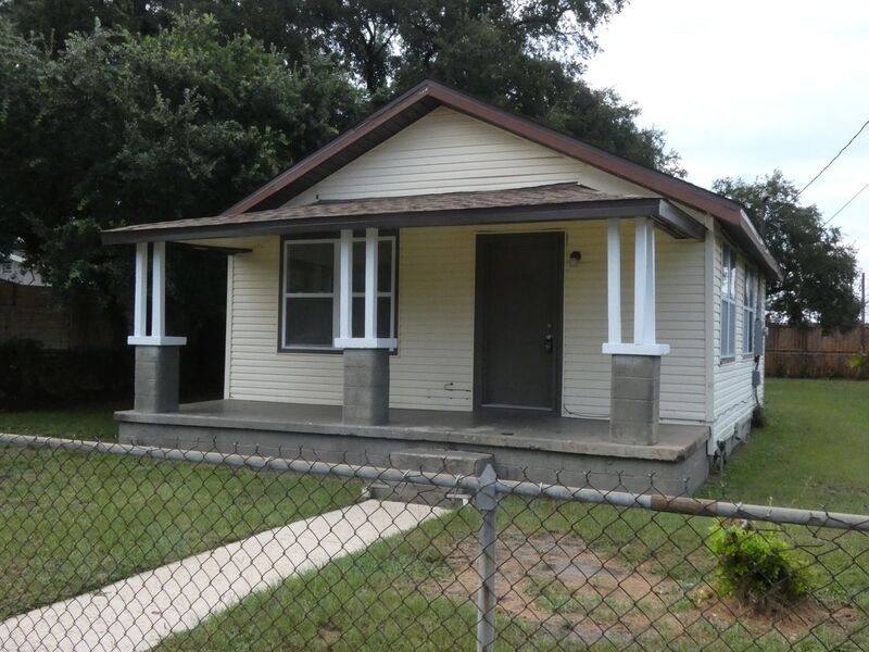 Primary Photo - 1300 W Intendencia St