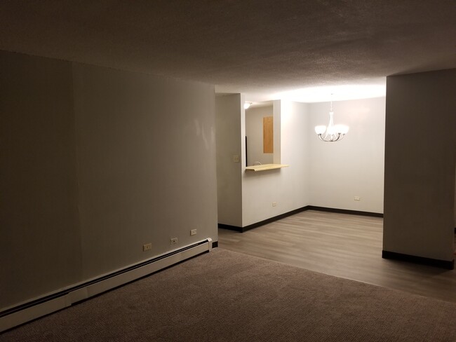 Building Photo - 2281 S Vaughn Way