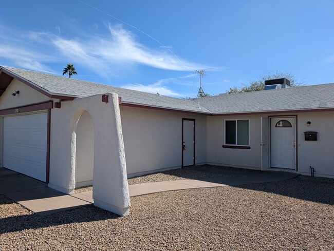 Building Photo - North Phoenix With Garage