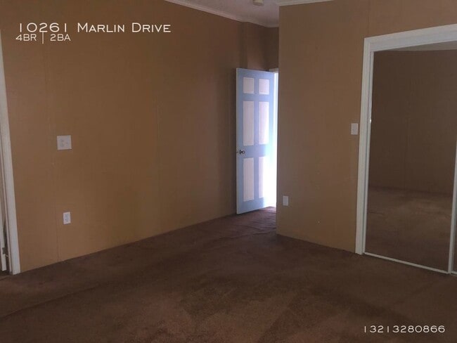 Building Photo - Huge 4/2 Mobile Home in West Boca Raton