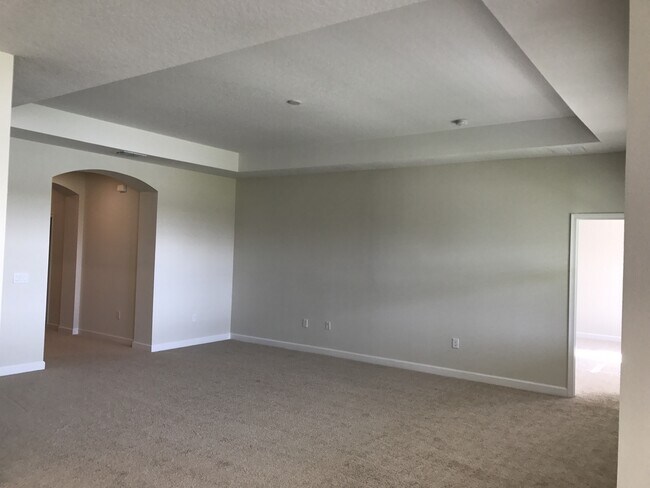 Foto del edificio - Large 4/3 Lake Front Executive Home with 3...
