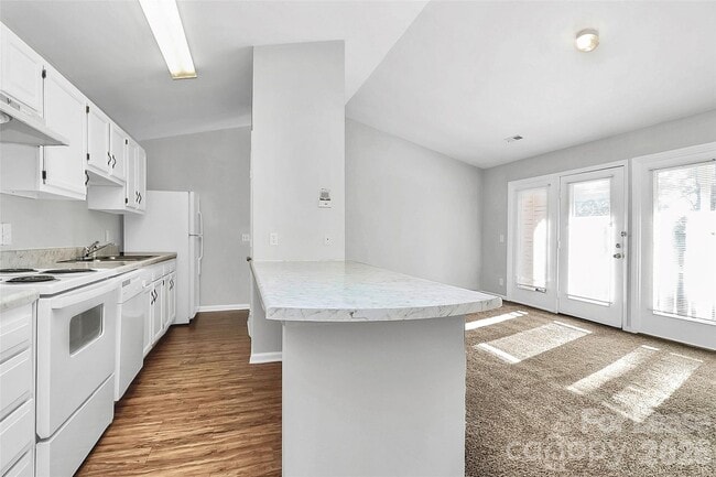 Building Photo - 6146 Meadow Rose Ln