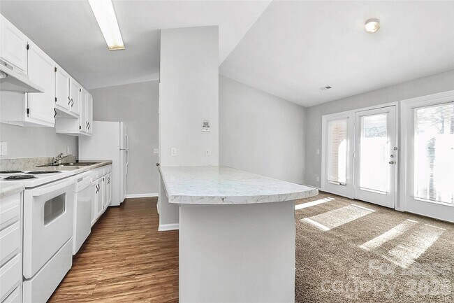 Foto del edificio - 6146 Meadow Rose Ln