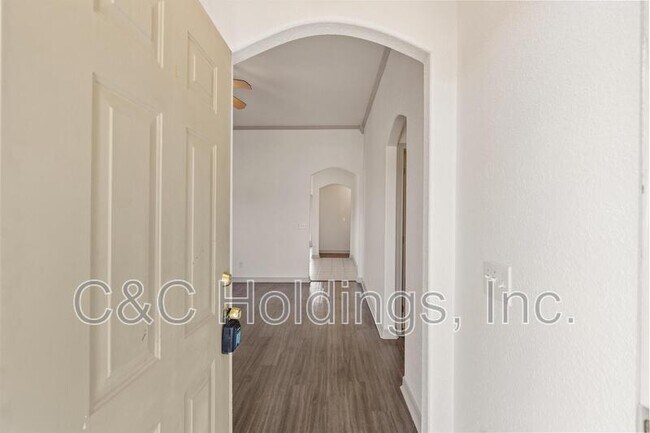 Building Photo - 1133 Marina Dr