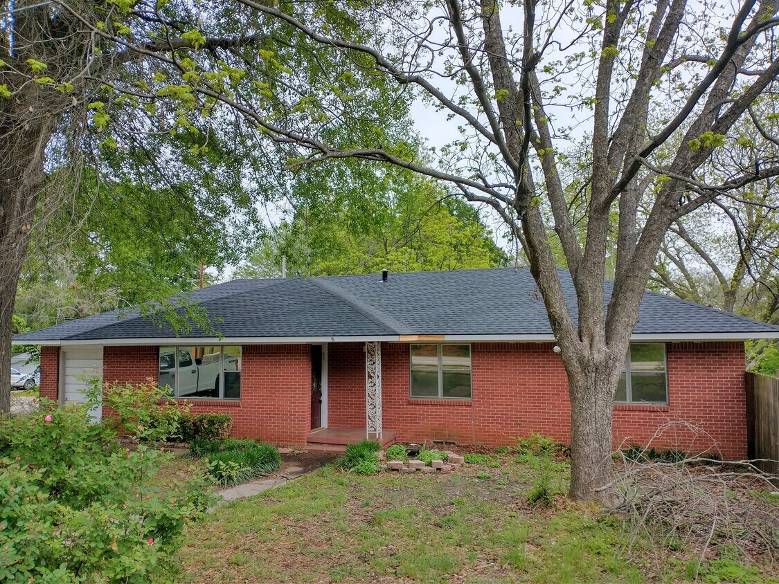 Front - 410 N Tyler St