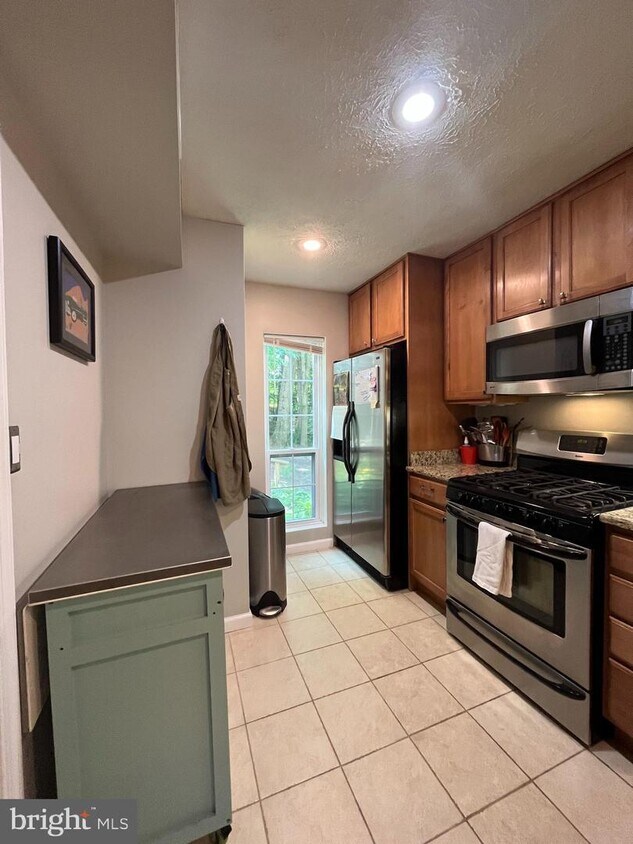 Primary Photo - 7801 Willow Point Dr
