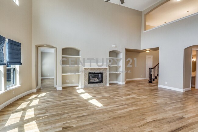 Building Photo - Beautiful 2-Story 4/3.5/2 in St. Paul For ...