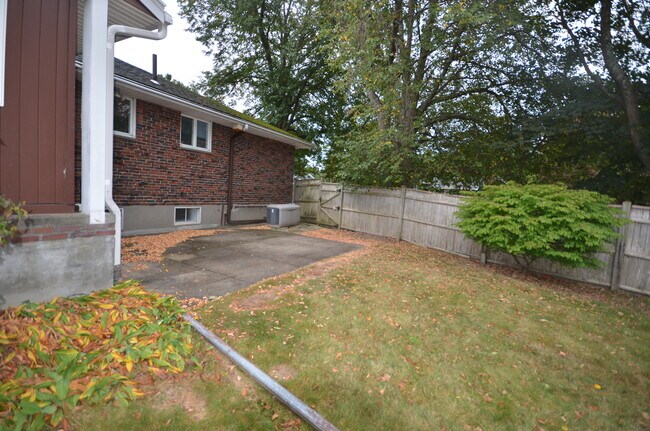 Building Photo - 20 Mossdale Rd