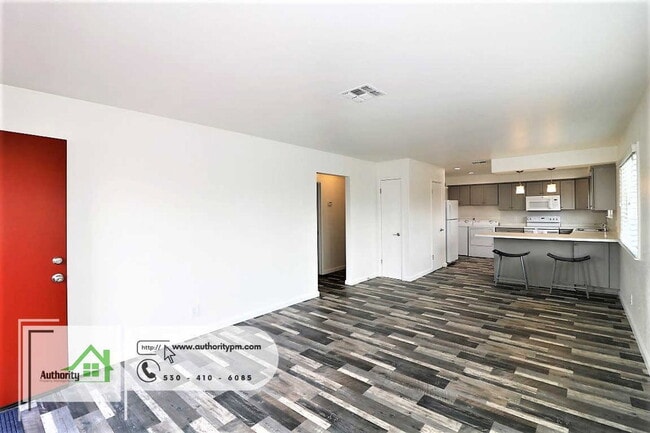Building Photo - 4445 Dogwood Ln